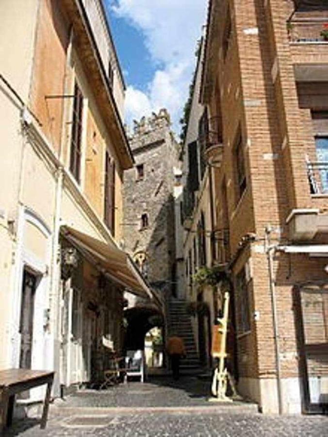Little House In The Centre Nettuno Apartment Exterior photo